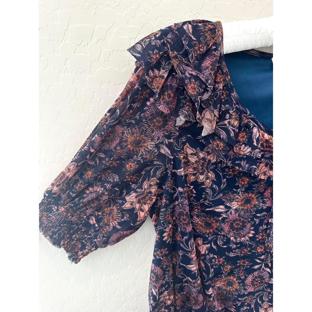 EVEREVE Navy Floral Ruffle Smocked Blouse Medium Boho Romantic - Picture 4 of 8